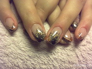 Levelen alvó katica